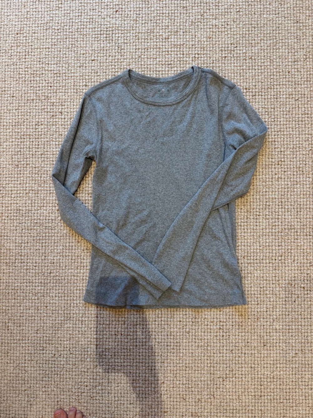 Three Dots Gray Long Sleeve Crewneck Tee